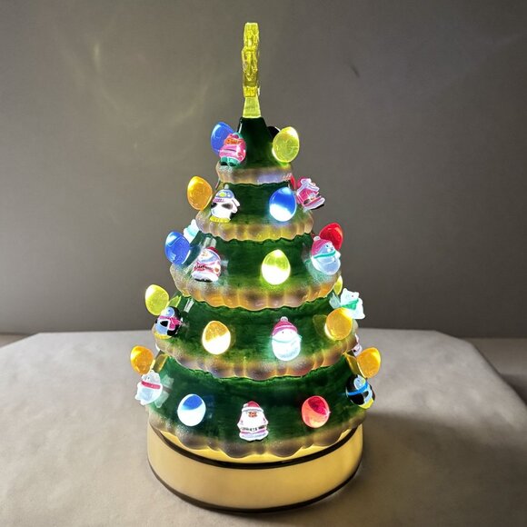 Hallmark Keepsake 2018 Porcelain Tabletop Christmas Tree 10" Light Magic Timer - Picture 16 of 16